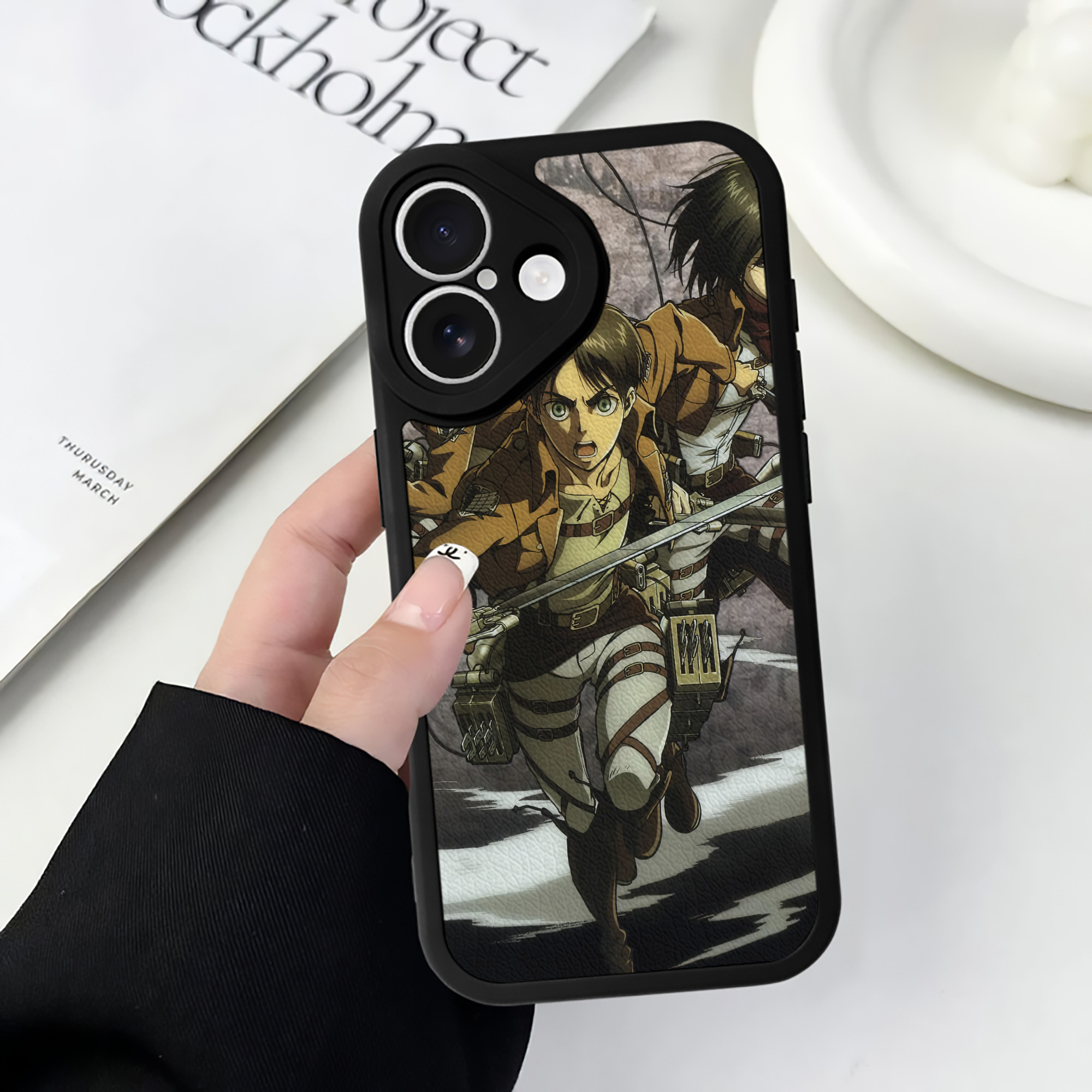 （画像用） 進撃の巨人 Attack on Titan 【iPhone 16シリーズ対応】シリコンスマホケース（レザー調） 材質：シリコン